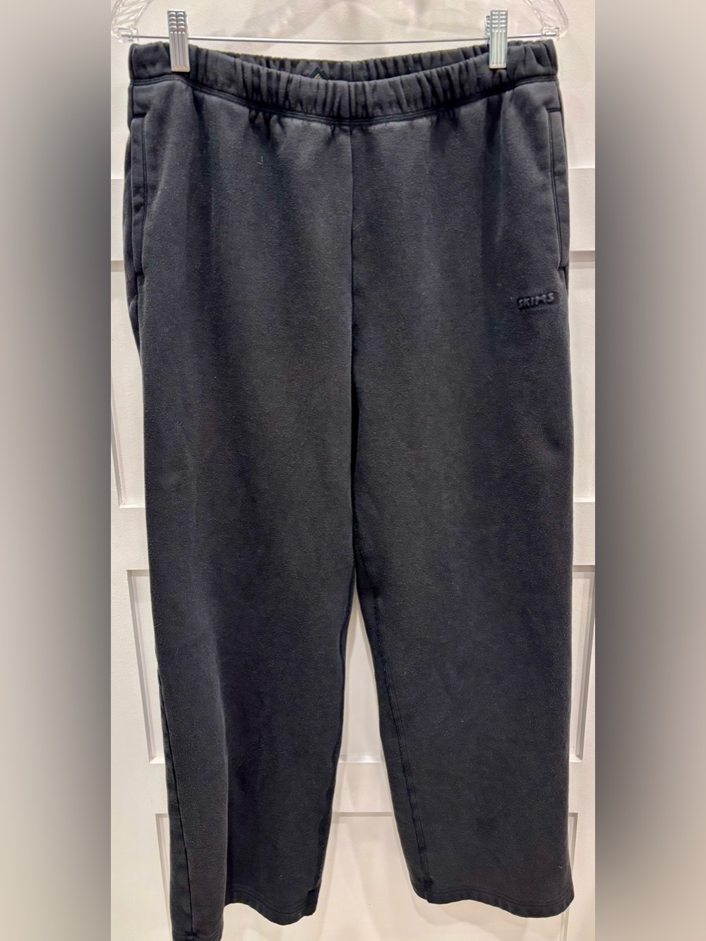 SKIMS Black Men's Sweatpants - Relaxed Jogger Style